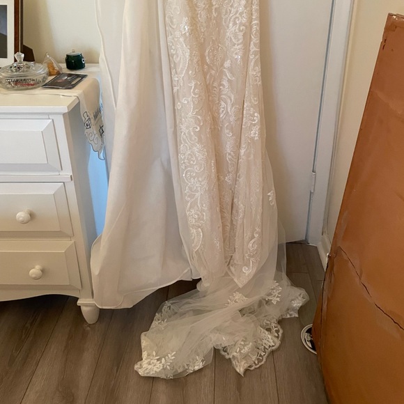 Wedding Dress - Picture 10 of 13